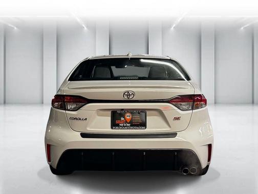 Ice Cap 2024 Toyota Corolla SE
