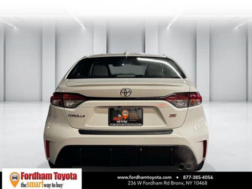 Ice Cap 2024 Toyota Corolla SE