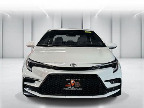 Ice Cap 2024 Toyota Corolla SE