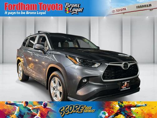 Magnetic Gray Metallic 2024 Toyota Highlander LE