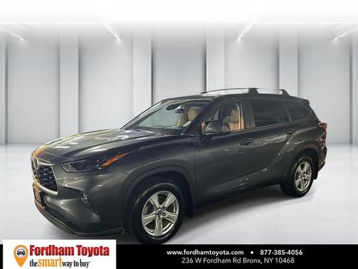 Magnetic Gray Metallic 2024 Toyota Highlander LE