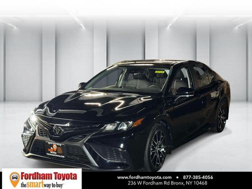 Midnight Black Metallic 2023 Toyota Camry SE