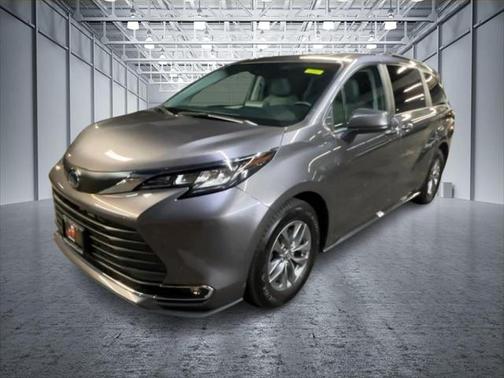 2023 Toyota Sienna XLE 7 Passenger