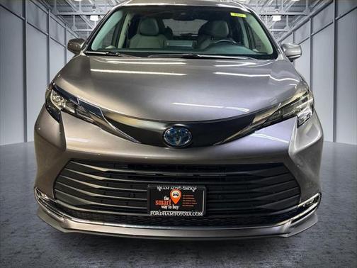 2023 Toyota Sienna XLE 7 Passenger
