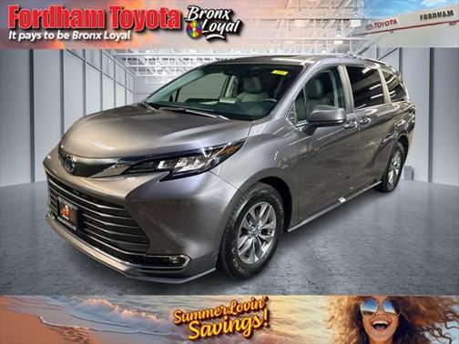 2023 Toyota Sienna XLE 7 Passenger