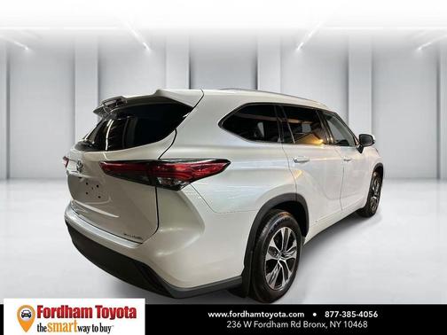 Wind Chill Pearl 2022 Toyota Highlander XLE