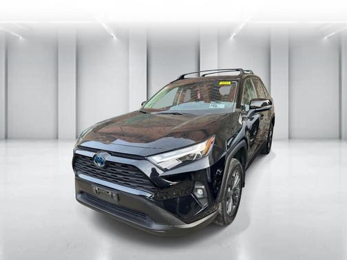 2022 Toyota RAV4 Hybrid XLE Premium