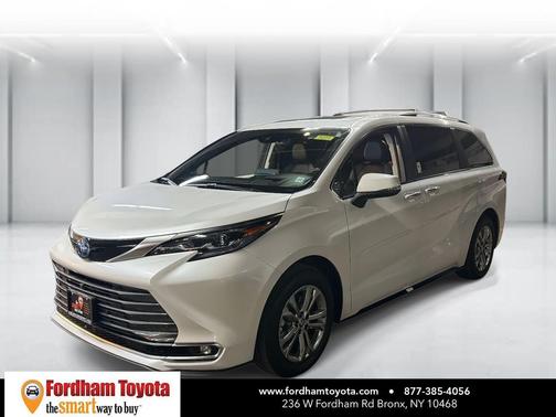 2024 Toyota Sienna Platinum 7 Passenger