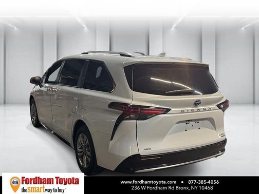 2024 Toyota Sienna Platinum 7 Passenger