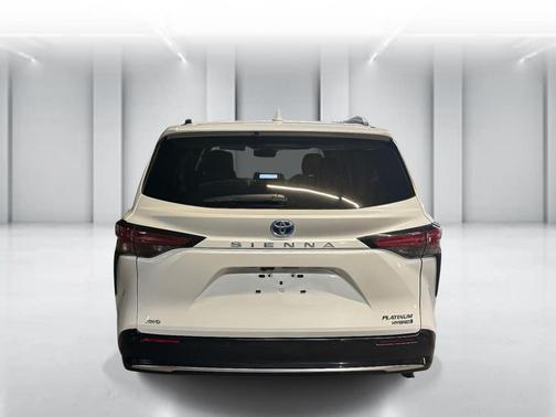 2024 Toyota Sienna Platinum 7 Passenger