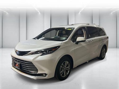 2024 Toyota Sienna Platinum 7 Passenger