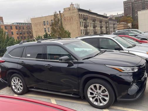 2022 Toyota Highlander Hybrid Limited