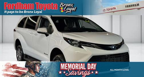 2025 Toyota Sienna LE