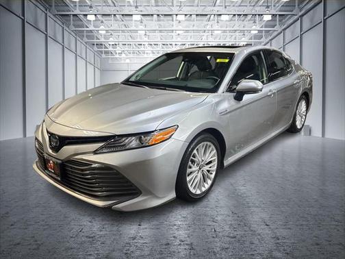 2019 Toyota Camry Hybrid XLE