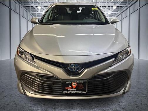 2019 Toyota Camry Hybrid XLE
