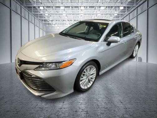 2019 Toyota Camry Hybrid XLE