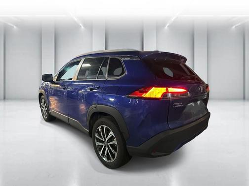 2025 Toyota Corolla Cross XLE