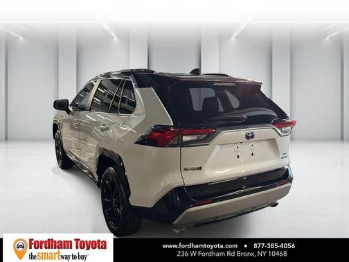 2024 Toyota RAV4 Hybrid SE