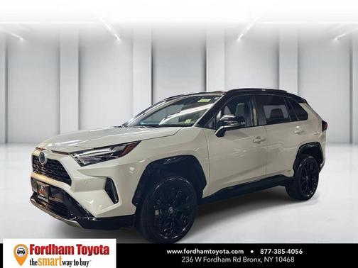 2024 Toyota RAV4 Hybrid SE