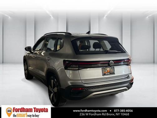 WHITE 2025 Volkswagen Taos 1.5T S