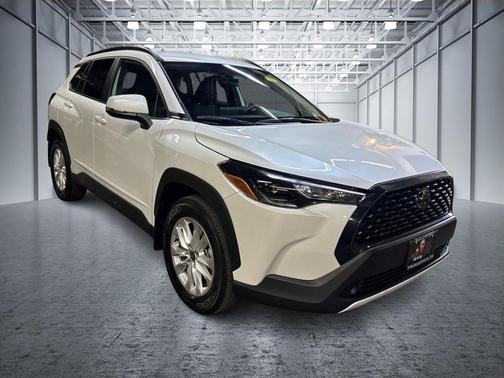 2024 Toyota Corolla Cross LE
