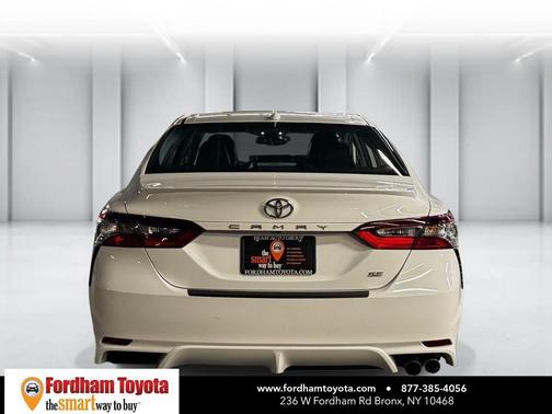 Ice Cap 2023 Toyota Camry SE