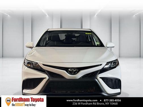 Ice Cap 2023 Toyota Camry SE
