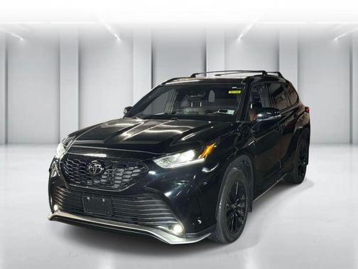 Midnight Black Metallic 2024 Toyota Highlander XSE