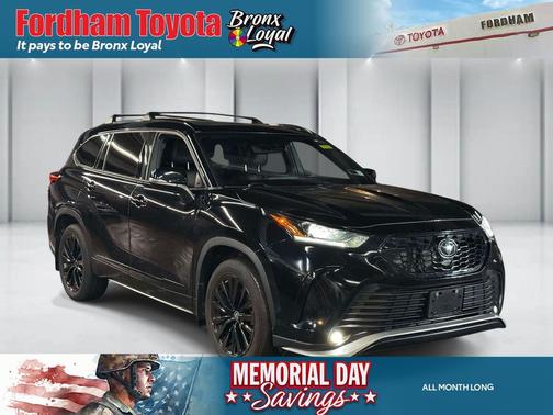 Midnight Black Metallic 2024 Toyota Highlander XSE