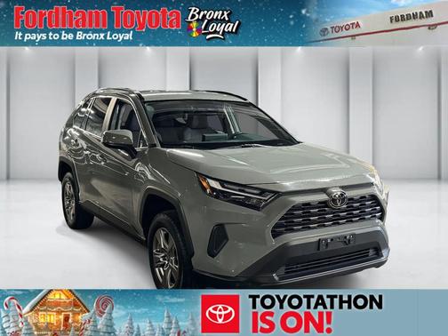 2022 Toyota RAV4 XLE