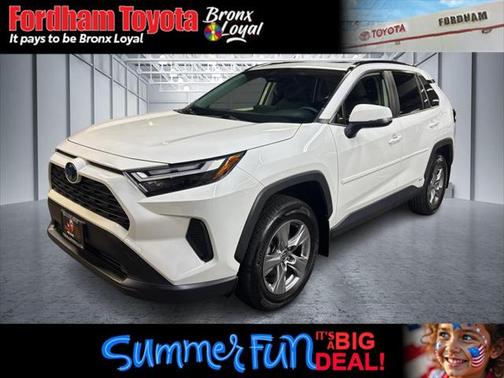 2022 Toyota RAV4 Hybrid XLE
