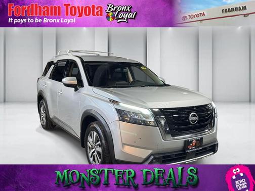 2022 Nissan Pathfinder SL 4WD