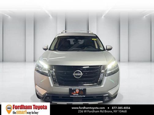2022 Nissan Pathfinder SL 4WD