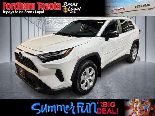 2025 Toyota RAV4 LE