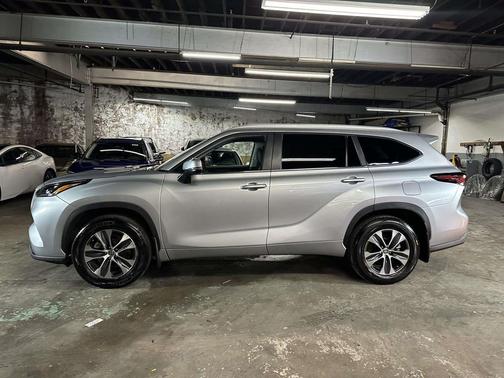 2025 Toyota Highlander XLE