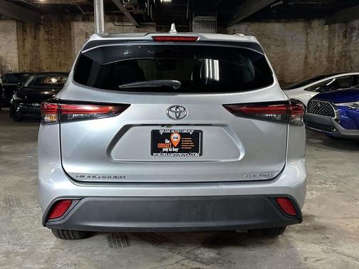 2025 Toyota Highlander XLE