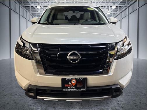 2024 Nissan Pathfinder SL 4WD