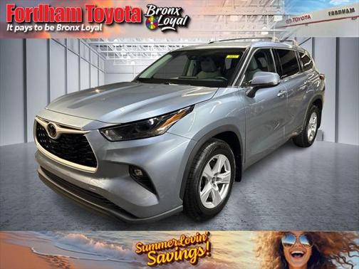 2022 Toyota Highlander LE