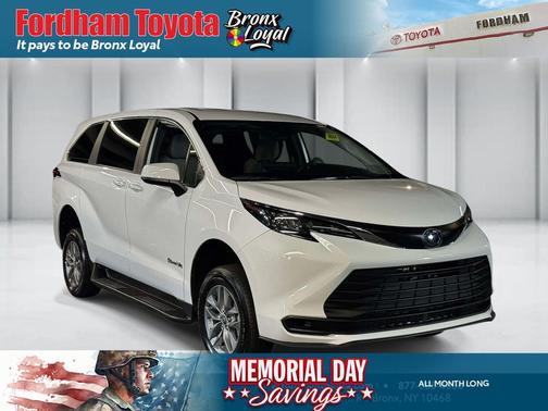 Ice Cap 2025 Toyota Sienna LE
