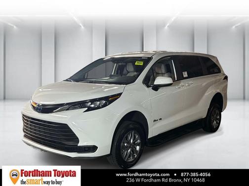 Ice Cap 2025 Toyota Sienna LE