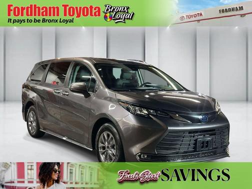 2023 Toyota Sienna XLE
