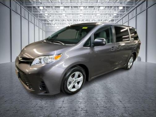 2020 Toyota Sienna SE