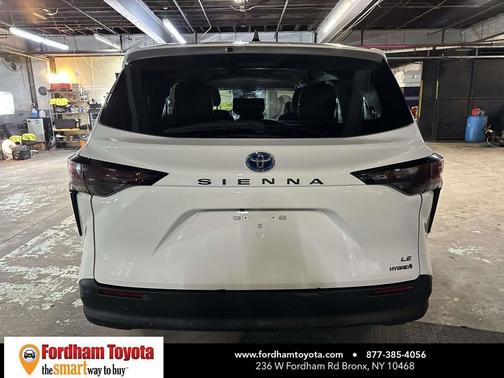 2024 Toyota Sienna LE