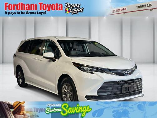 2024 Toyota Sienna LE