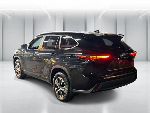 2024 Toyota Highlander Hybrid XLE