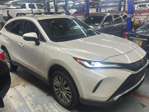 2022 Toyota Venza XLE