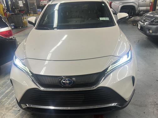 2022 Toyota Venza XLE