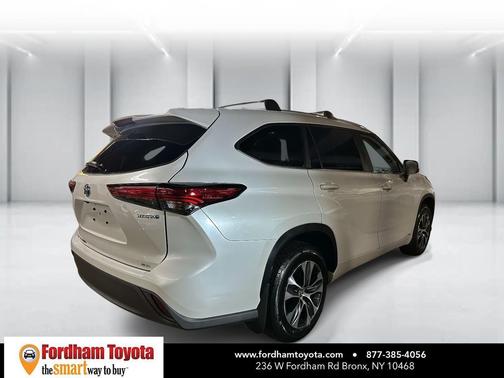 2023 Toyota Highlander Hybrid XLE