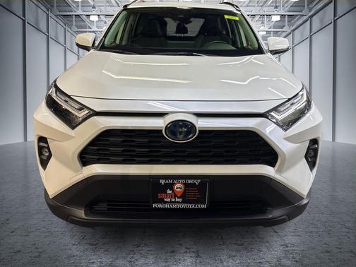 2022 Toyota RAV4 Hybrid XLE Premium
