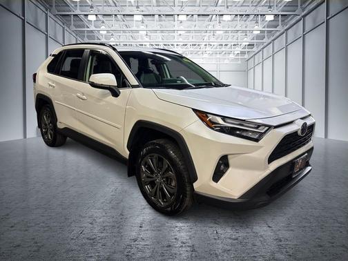 2022 Toyota RAV4 Hybrid XLE Premium